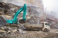 Kobelco SK350LC-10, Gravemaskine