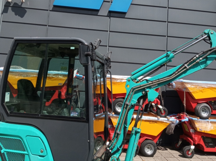 Kobelco SK18, Brugt minigraver