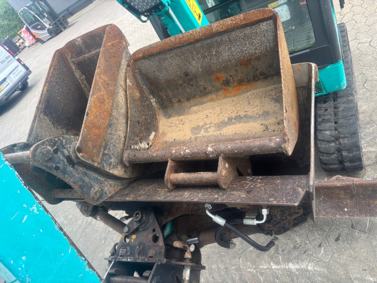 Kobelco SK18-1E, Brugt minigraver