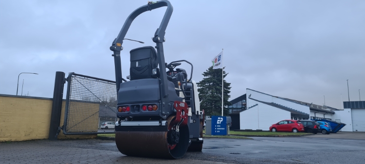 Dynapac CC900 Plus, Glatvalset Tandemtromle