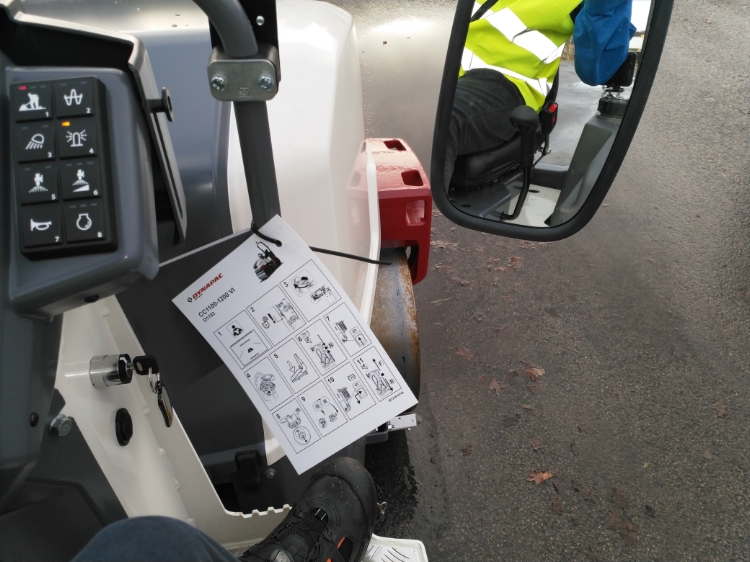 Dynapac CC1200 VI, Glatvalset Tandemtromler